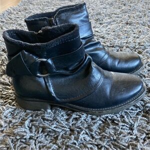 BareTraps Black Ankle Boots Size 6